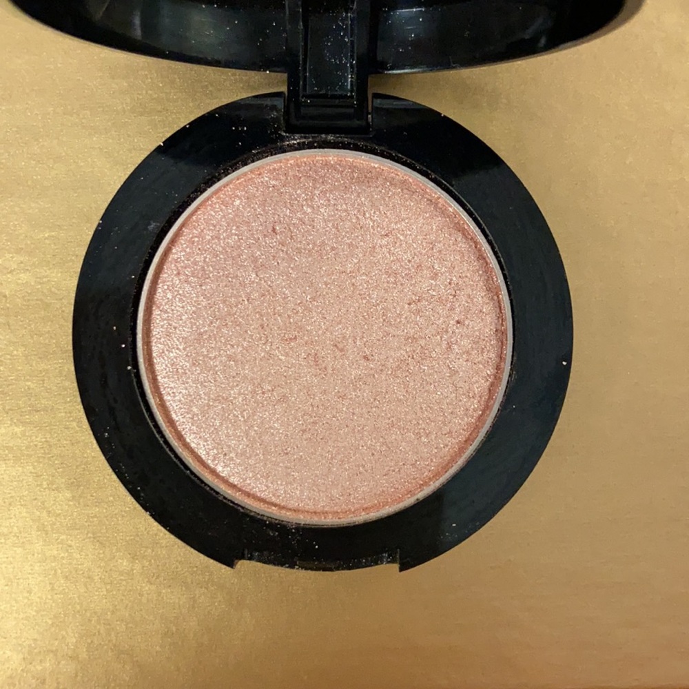 Morphe MP019 Powder Room pressed pigment